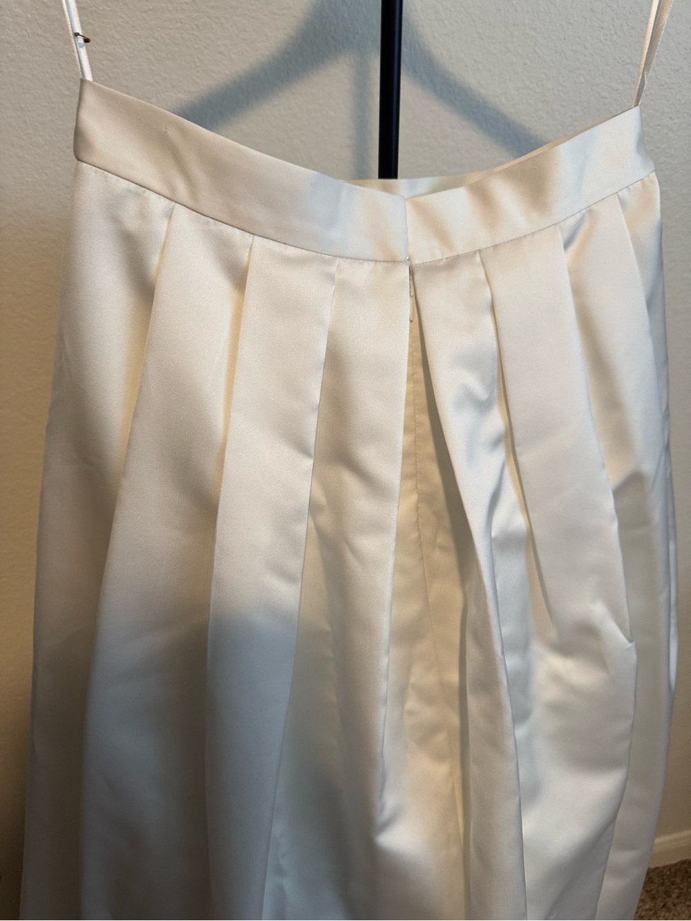 Oleg Cassini Ivory Satin Pleated Skirt